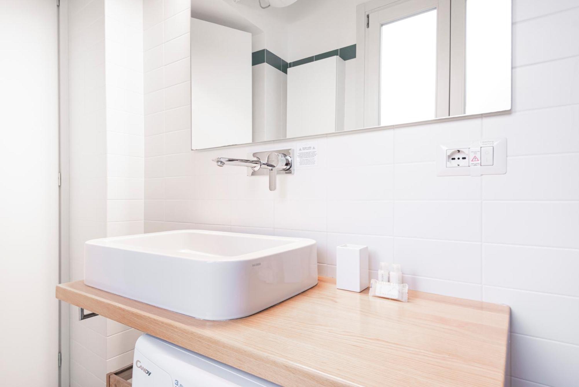 Amazing Flat Near Duomo & Colonne Di San Lorenzo By Easylife Milan Exterior photo